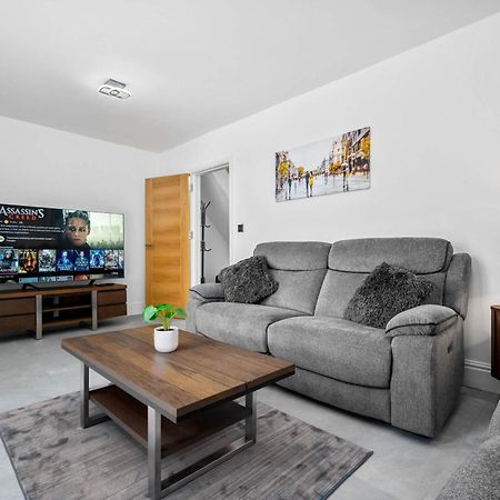 5 Bedroom House Solihull 10 Mins Drive From Bhx & Nec Private Off Road Parking Birmingham Exteriör bild