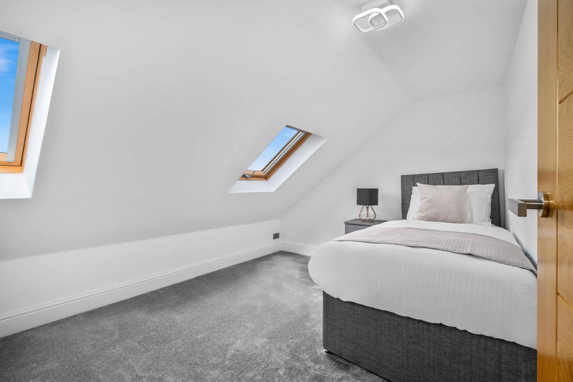 5 Bedroom House Solihull 10 Mins Drive From Bhx & Nec Private Off Road Parking Birmingham Exteriör bild