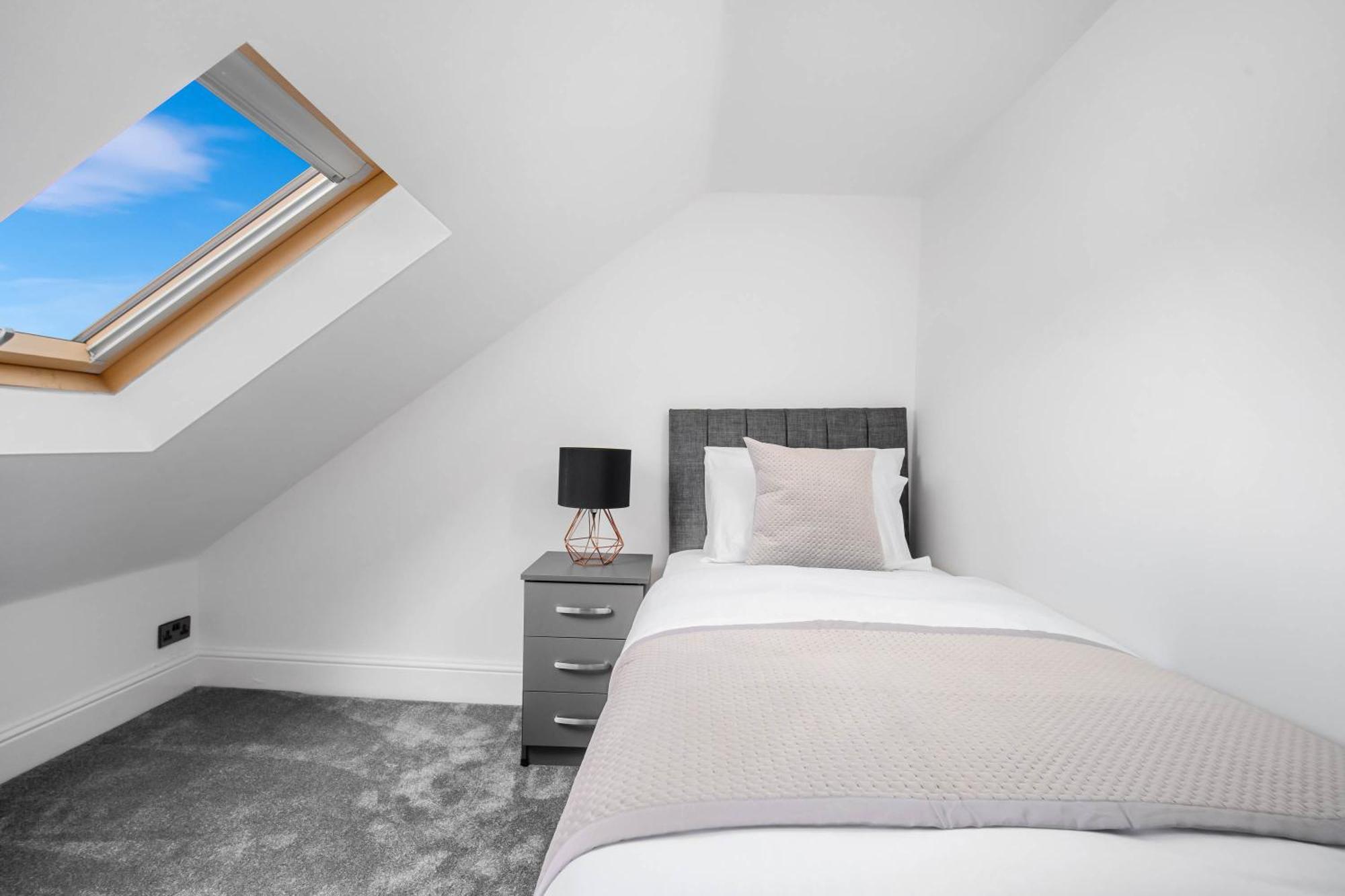 5 Bedroom House Solihull 10 Mins Drive From Bhx & Nec Private Off Road Parking Birmingham Exteriör bild